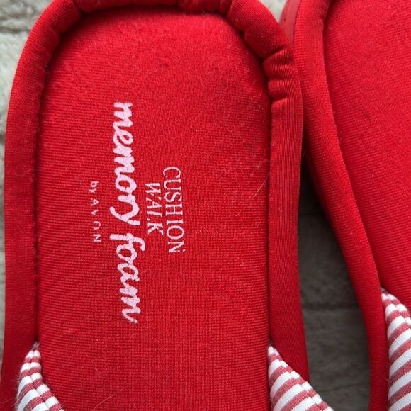 Avon cushion walk memory foam flipflops - Picture 2 of 6